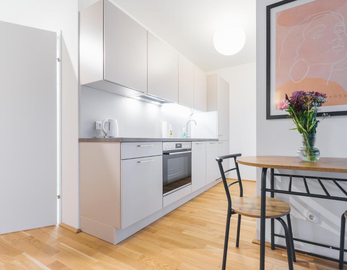 Modern Apartment Vienna Exterior photo